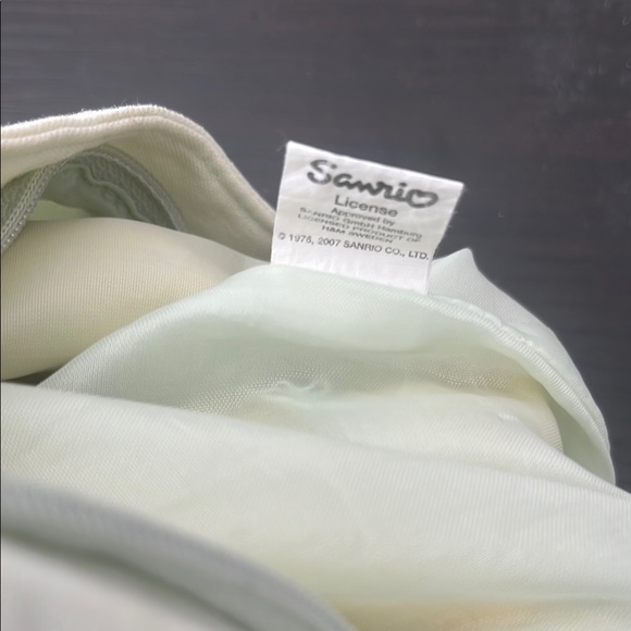 Hello Kitty Drawstring Pouch - Picture 3 of 6